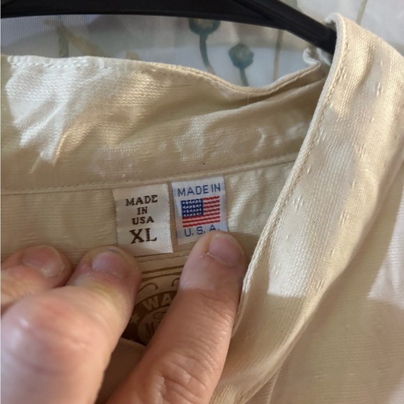 Vintage Cream Casual Button Down Shirt with Relaxed Fit - Picture 6 of 12